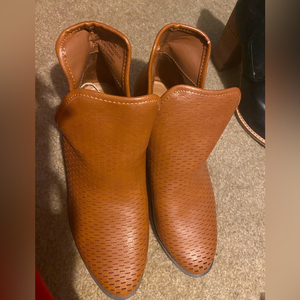 American Eagle Booties
